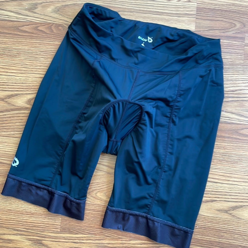 Black padded bike shorts size Large